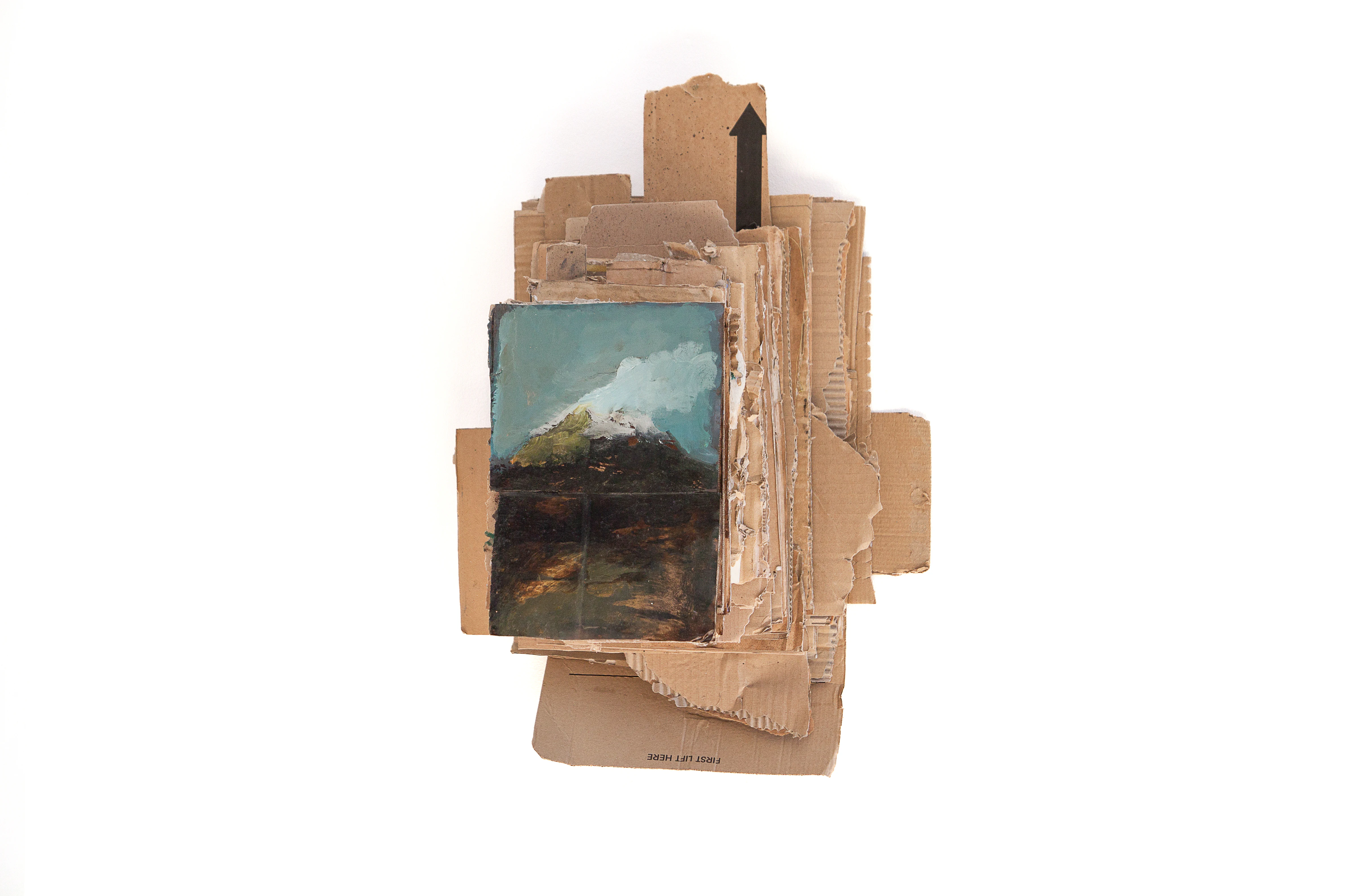 Montaña, 2018, óleo sobre cartón, 45 × 30 × 18 cm